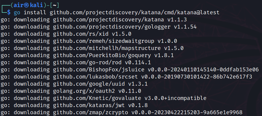 Terminal mostrando o go install do katana@latest baixando os módulos do projeto e dependências