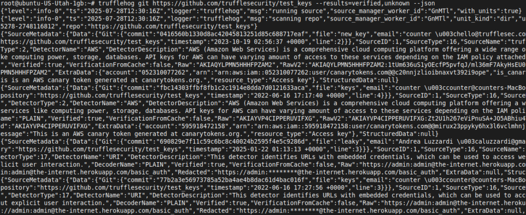Saída JSON do TruffleHog com objetos de resultado contendo DetectorName AWS e campo Verified true